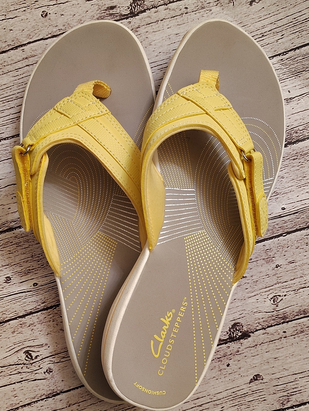 Clarks Yellow Cloudsteppers Women's Comfort Thong Sandals